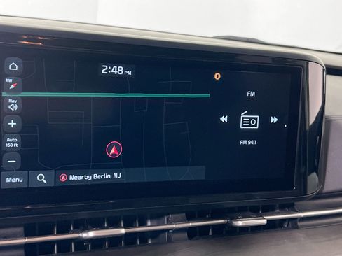 Used 2024 Kia Carnival EX image 13