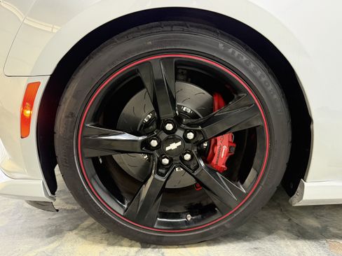 Used 2016 Chevrolet Camaro SS RWD image 28