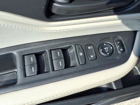 Used 2025 Honda Odyssey EX-L image 19