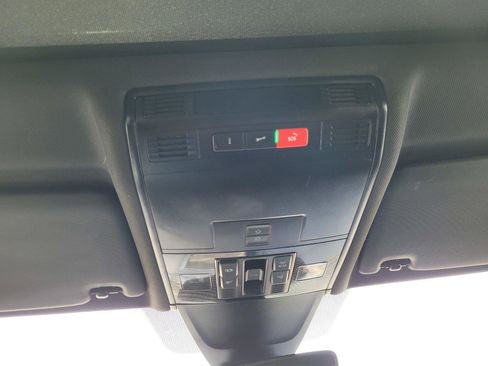 Certified 2023 Volkswagen Tiguan SE R-Line FWD image 30