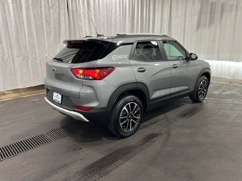 New 2025 Chevrolet TrailBlazer LT w/ Convenience Package image 3