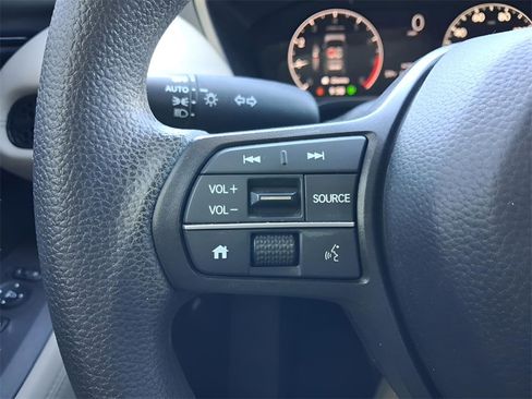 Certified 2023 Honda HR-V LX image 26