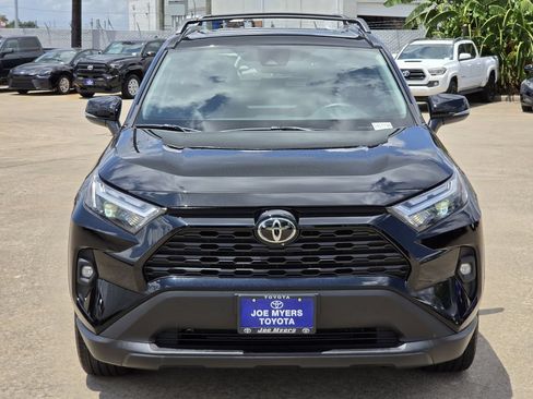 Used 2022 Toyota RAV4 XLE Premium FWD image 3