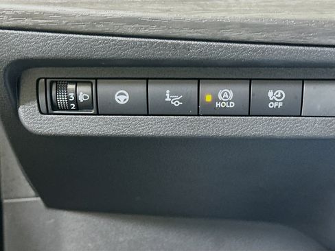 Used 2023 Nissan Ariya FWD image 17