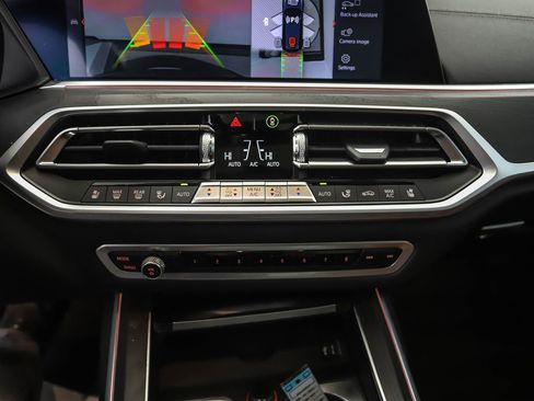 Certified 2022 BMW X7 M50i image 19