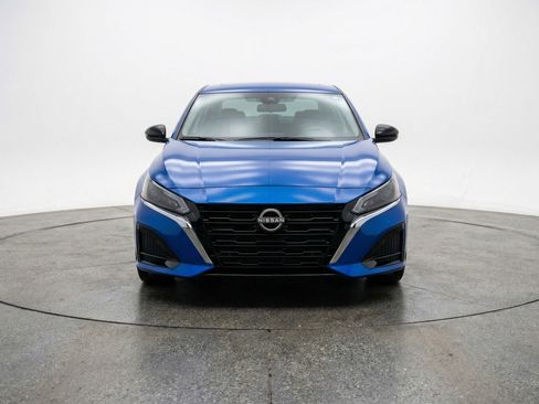 Used 2025 Nissan Altima 2.5 SV image 2