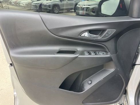 Used 2022 Chevrolet Equinox LT image 12