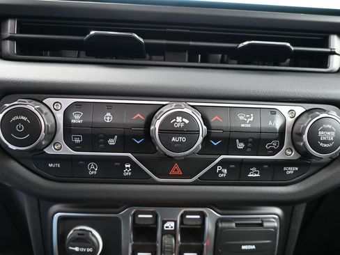 Used 2024 Jeep Wrangler Sahara w/ Safety Group image 20