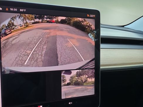 Used 2022 Tesla Model 3 Long Range AWD/4WD image 24