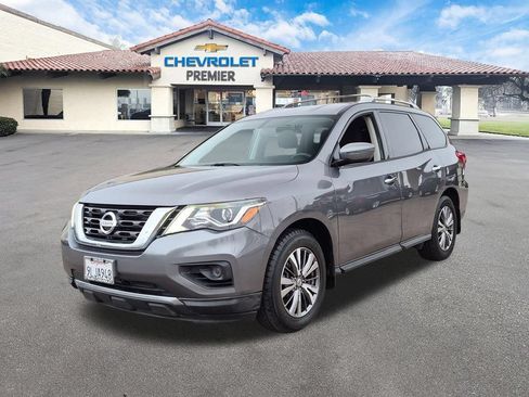 Used 2019 Nissan Pathfinder S FWD image 4