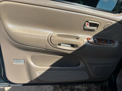 Used 2002 Toyota Tundra Limited image 17