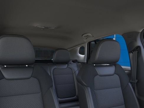 New 2026 Chevrolet Trax LT w/ Driver Confidence Package FWD image 31