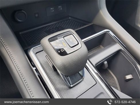 New 2025 Nissan Pathfinder SL image 32