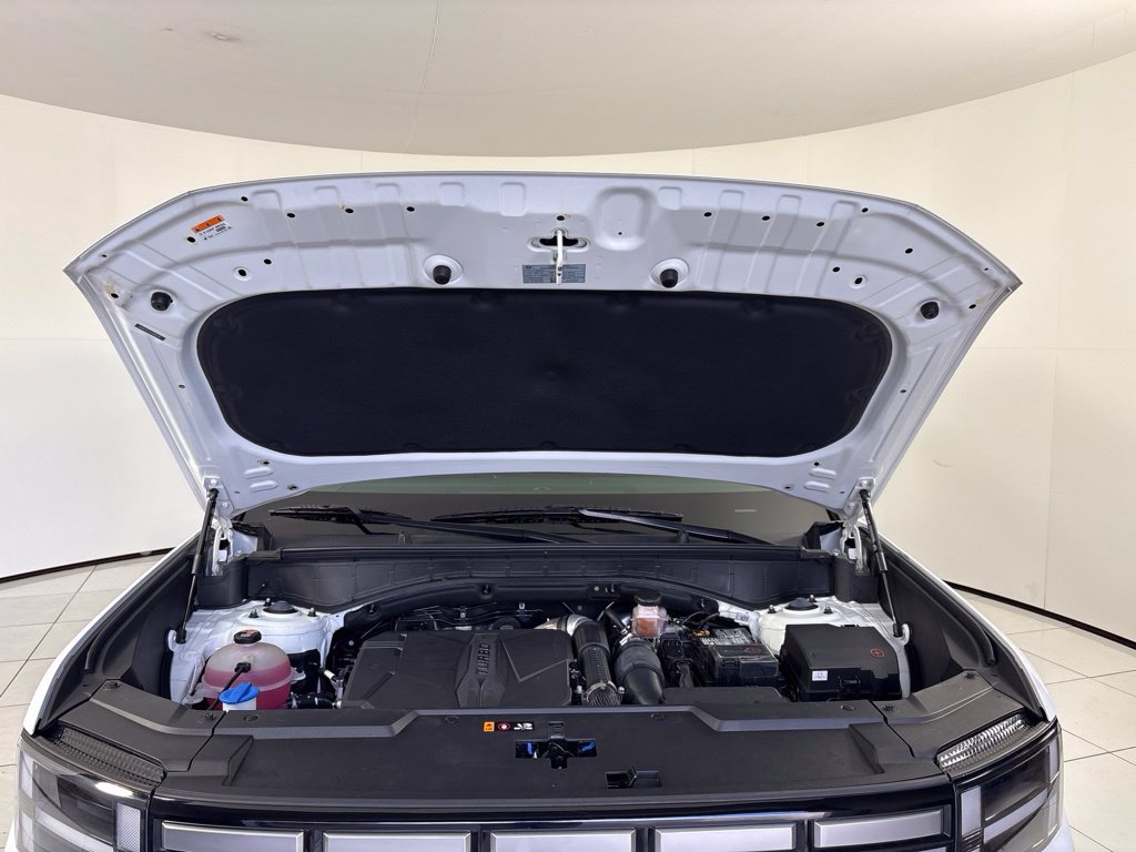 Used 2025 Hyundai Santa Fe SEL FWD image 11