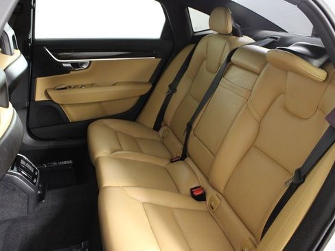 Used 2018 Volvo S90 T5 Momentum w/ Convenience Package image 18