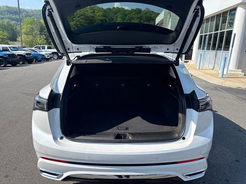 Used 2025 Buick Envision Avenir AWD/4WD image 6