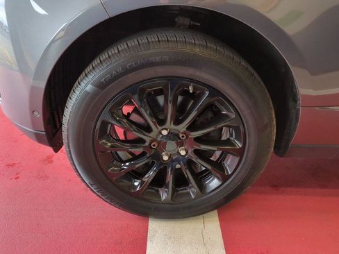 Used 2018 Land Rover Range Rover HSE image 12