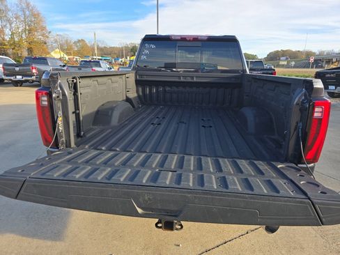 Used 2024 GMC Sierra 2500 Denali w/ Denali Reserve Package image 13
