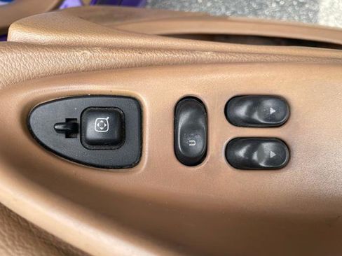 Used 1998 Ford Mustang Coupe image 12