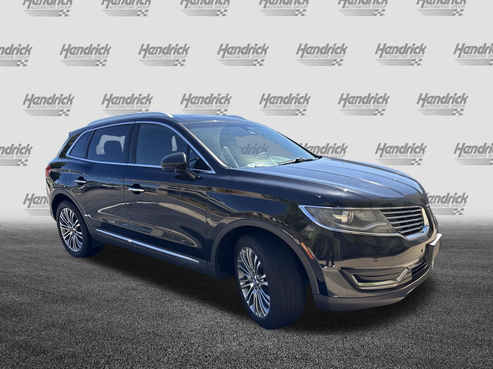 Used 2016 Lincoln MKX Reserve w/ Technology Package AWD/4WD image 2