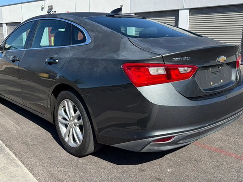 Used 2017 Chevrolet Malibu LT FWD image 3