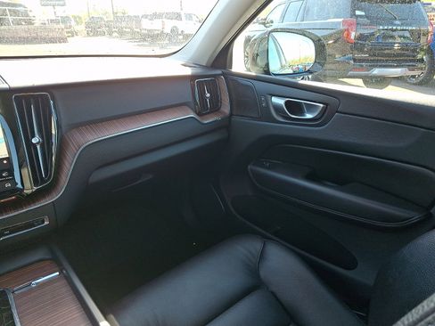 Used 2024 Volvo XC60 B5 Plus w/ Climate Package AWD/4WD image 16
