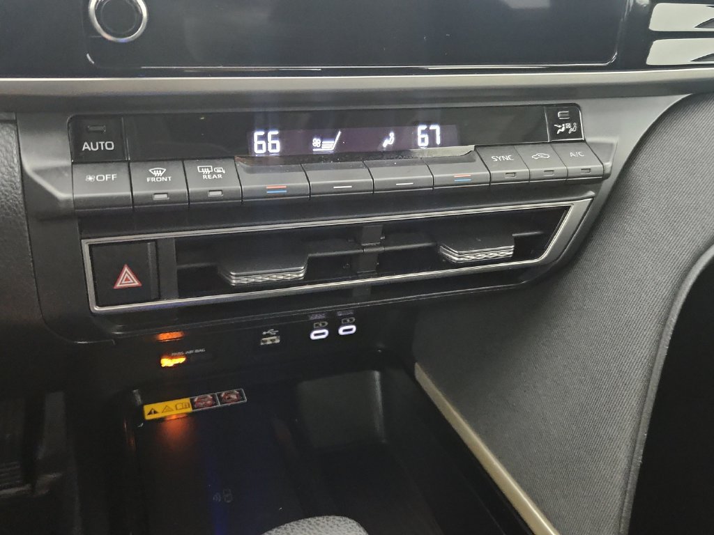 Used 2025 Toyota Camry LE FWD image 29
