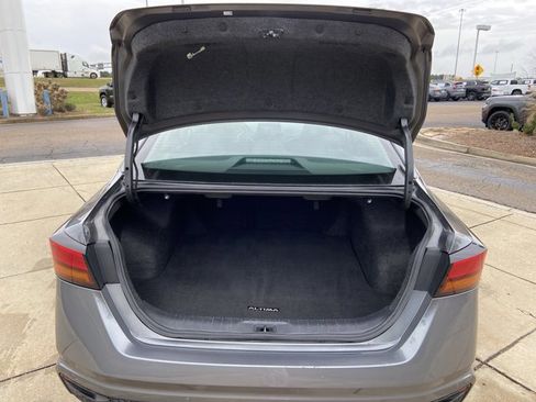 Used 2024 Nissan Altima 2.5 SV image 25