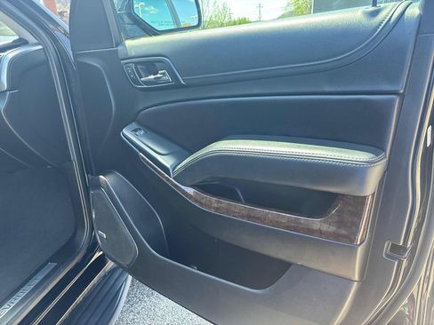 Used 2019 Chevrolet Suburban LT AWD/4WD image 35