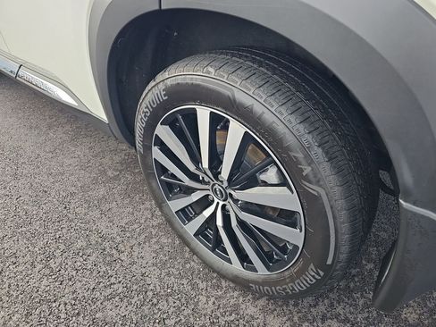 Used 2024 Nissan Pathfinder Platinum w/ Cargo Package image 26