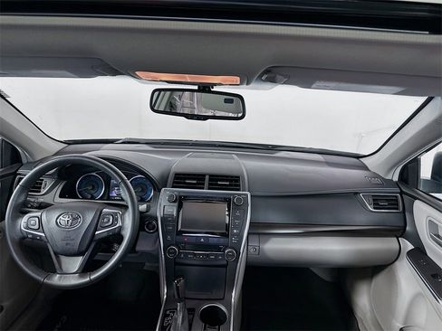 Used 2017 Toyota Camry XLE image 23