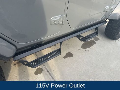 Used 2019 Jeep Wrangler Unlimited Sahara w/ LED Lighting Group image 9