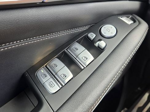 Used 2023 BMW X7 xDrive40i w/ M Sport Package AWD/4WD image 24