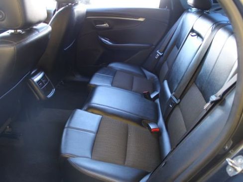 Used 2019 Chevrolet Impala LT FWD image 9