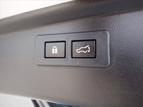Used 2024 Subaru Outback Touring AWD/4WD image 9