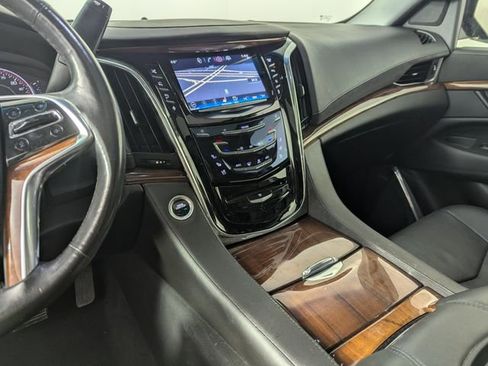 Used 2015 Cadillac Escalade ESV Premium image 15