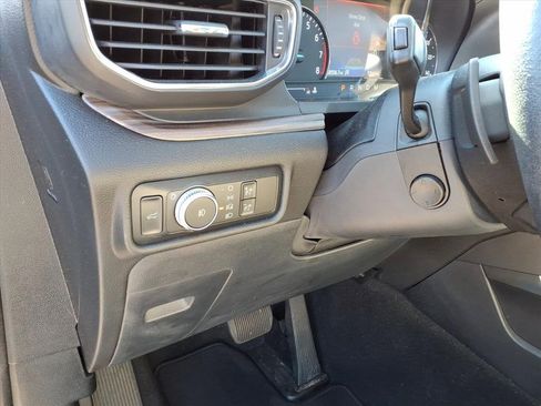 Used 2020 Ford Explorer Limited w/ Class III Trailer Tow Package image 18