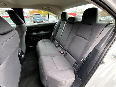 Used 2025 Toyota Corolla LE image 24