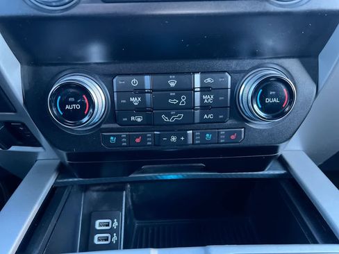 Used 2019 Ford F150 Lariat w/ Equipment Group 502A Luxury image 19
