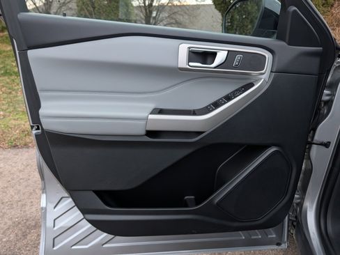 Used 2023 Ford Explorer XLT w/ Equipment Group 202A image 33