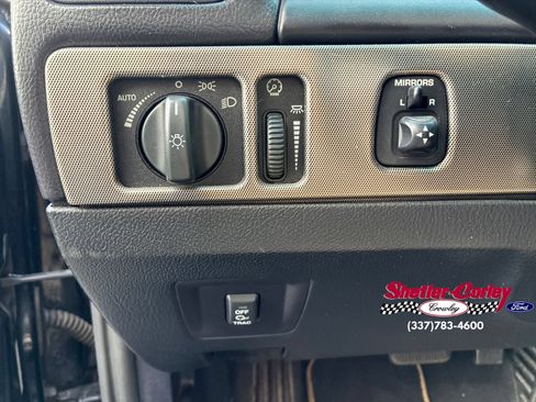 Used 2005 Ford Thunderbird RWD image 30