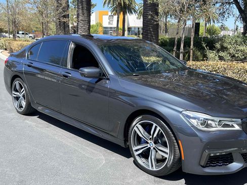 Used 2018 BMW 750i RWD image 49