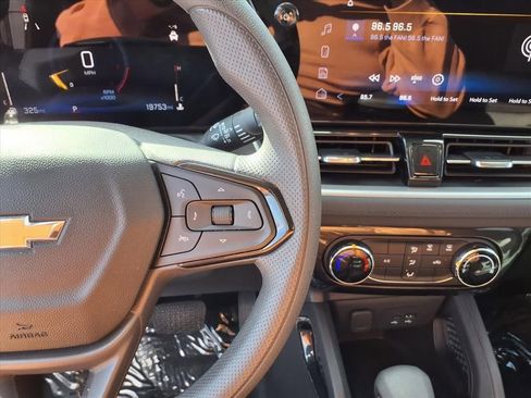 Used 2025 Chevrolet TrailBlazer LT image 12