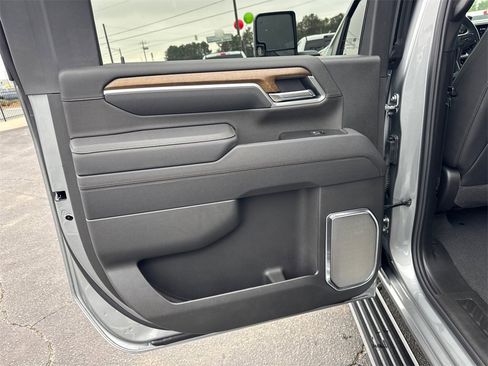 Used 2026 Chevrolet Silverado 3500 High Country w/ Technology Package image 22