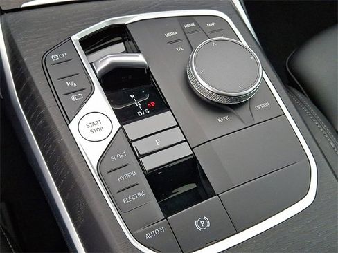 Used 2024 BMW 330e xDrive image 12