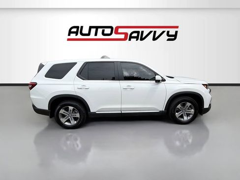 Used 2025 Honda Pilot EX-L image 8