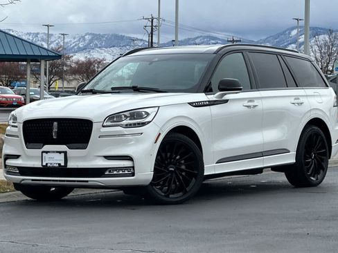 Certified 2023 Lincoln Aviator Black Label image 1