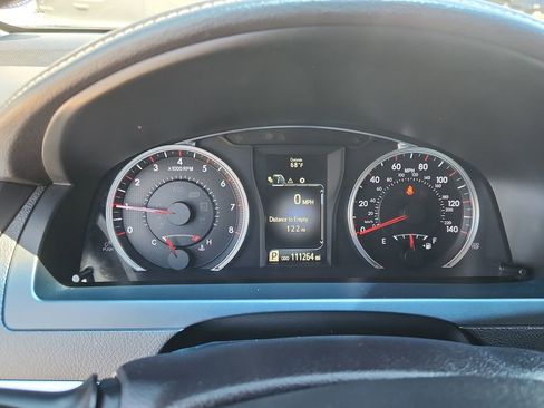 Used 2016 Toyota Camry SE FWD image 17