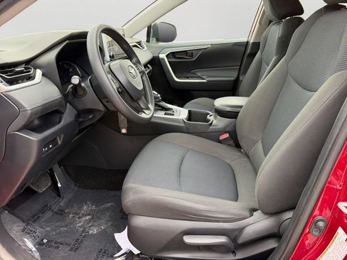 Used 2024 Toyota RAV4 LE AWD/4WD image 16