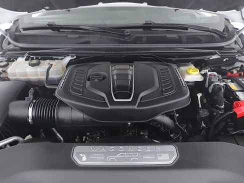 Used 2025 Jeep Grand Wagoneer 4WD image 16